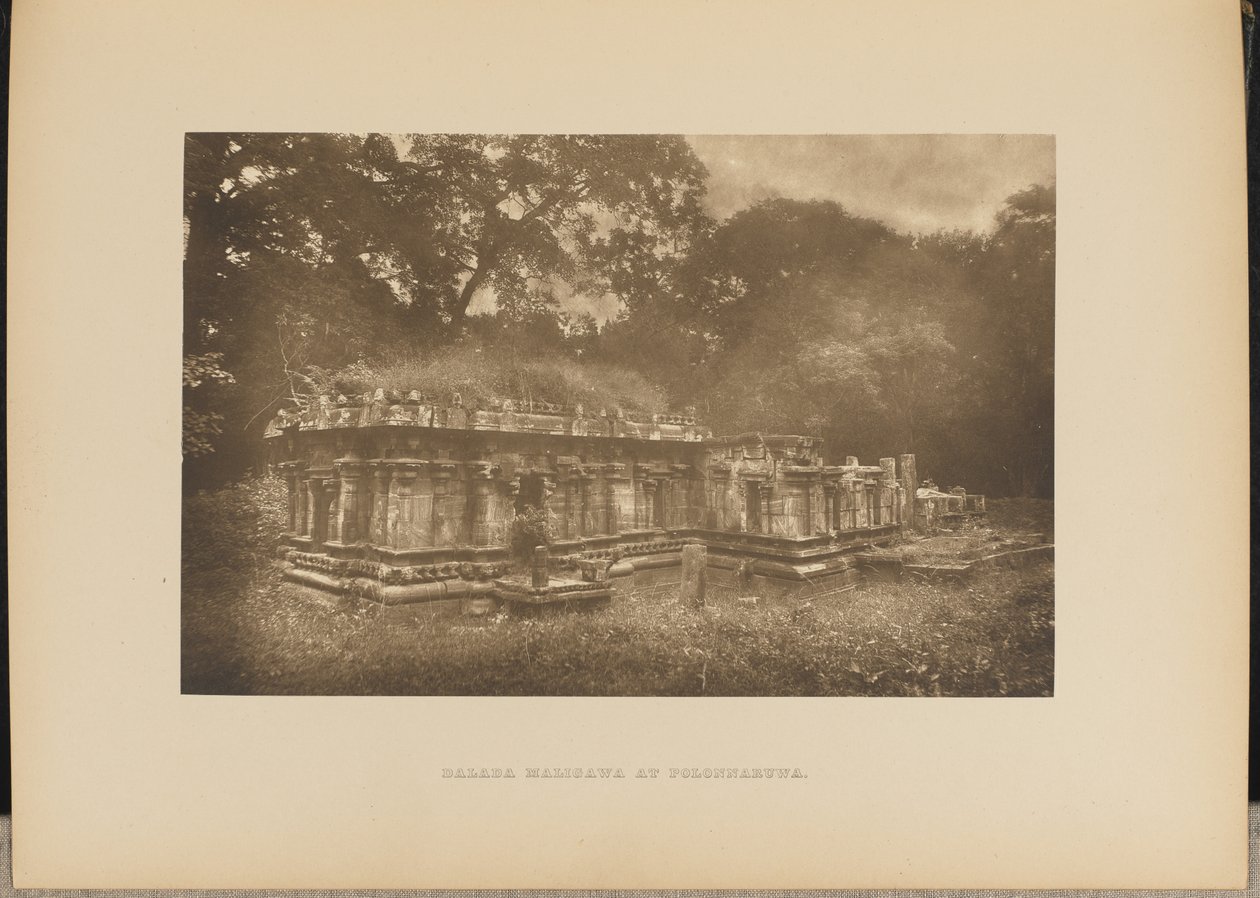 Dalada Maligawa ved Polonnaruwa af Henry W. Cave