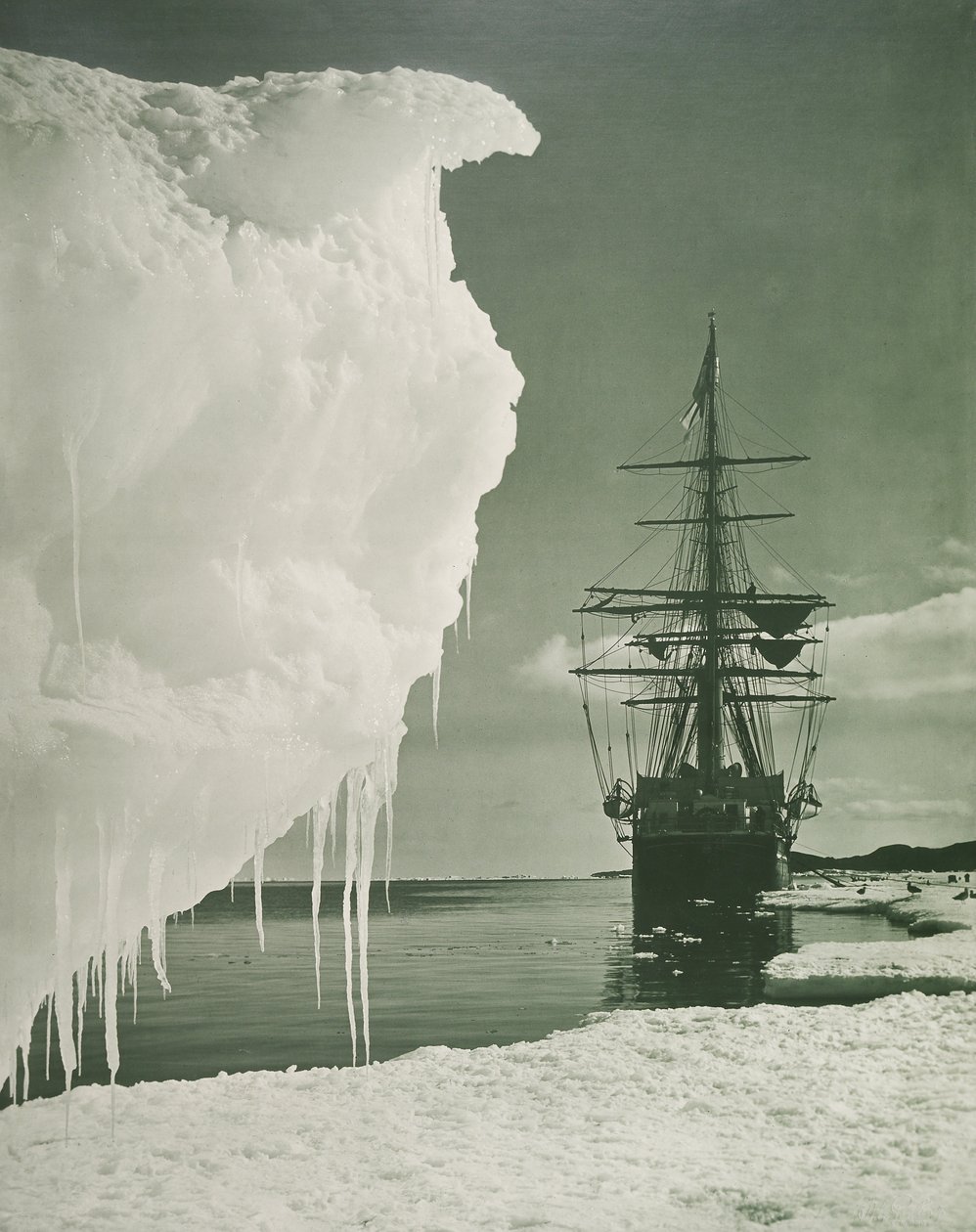 Terra Nova ved isfoden, Cape Evans af Herbert Ponting