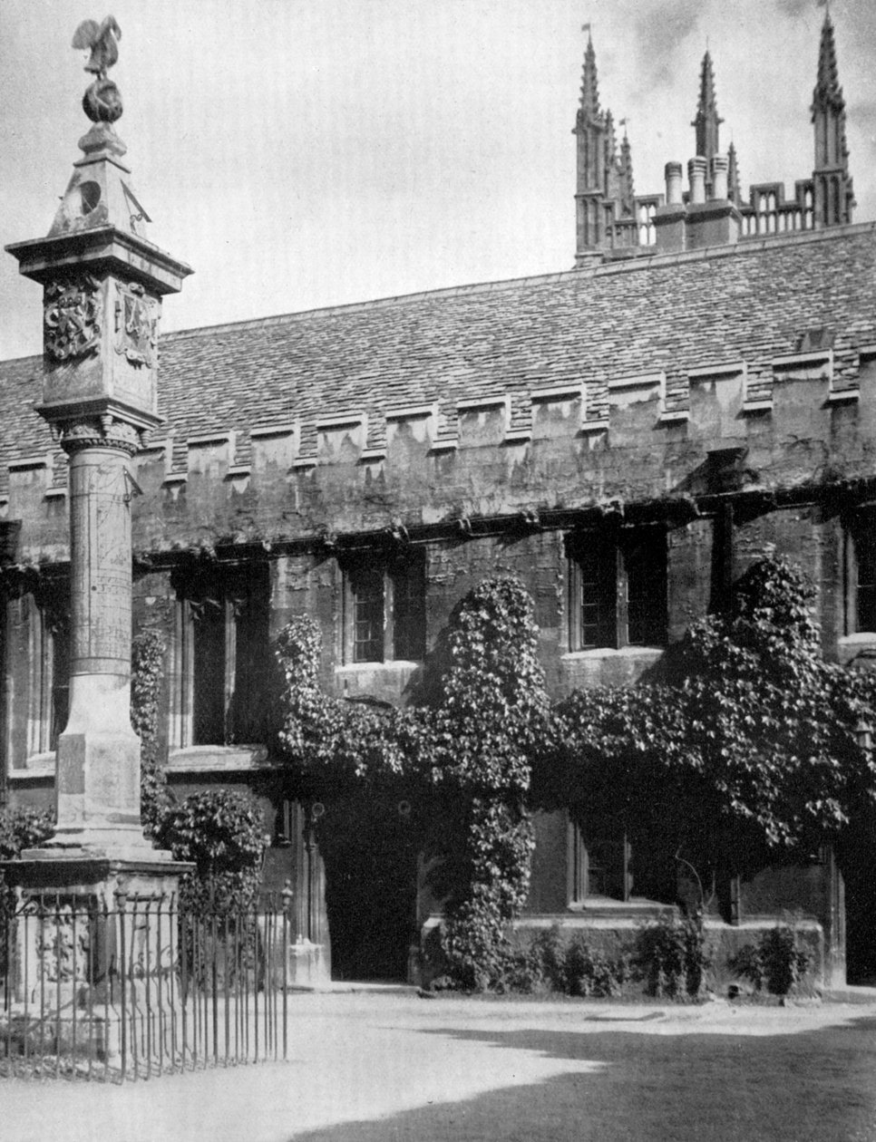 Solur, Corpus Christi College, Oxford, Oxfordshire, 1924-1926 af Herbert Felton