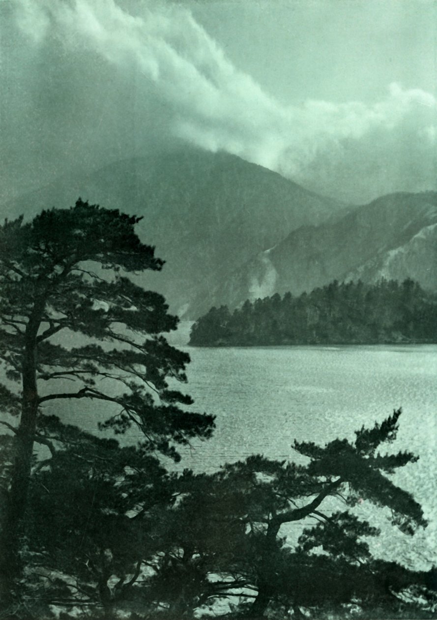 Nærmer sig storm på Lake Motosu, 1910. af Herbert Ponting