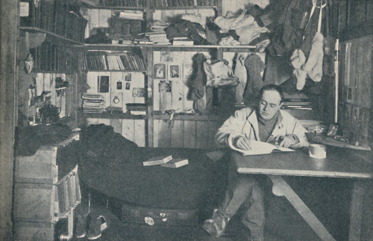 Kaptajn R. F. Scott, R.N., skriver i sin dagbog, c1911, 1936. af Herbert Ponting