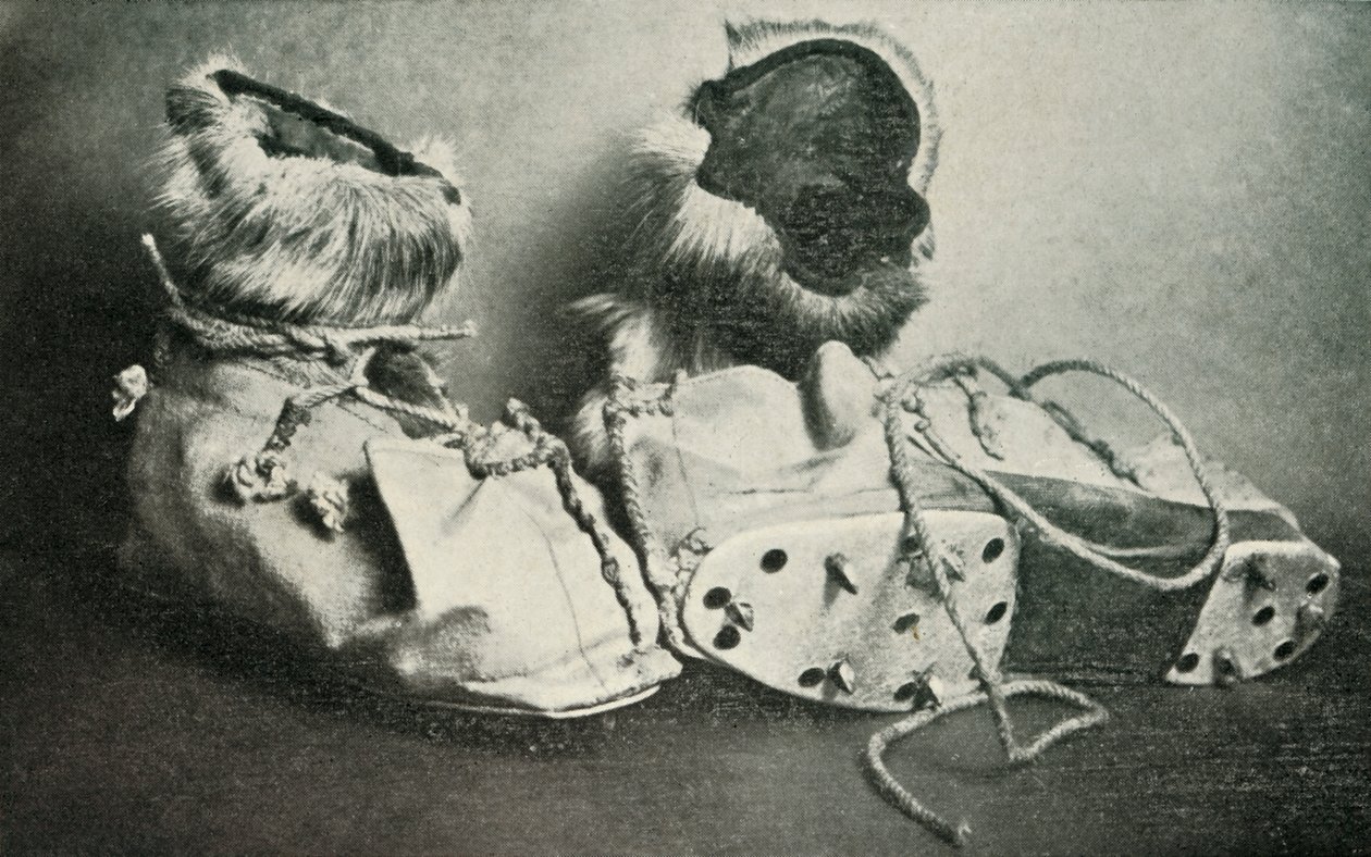 Finnesko med stegjern, c19101913, 1913 af Herbert Ponting