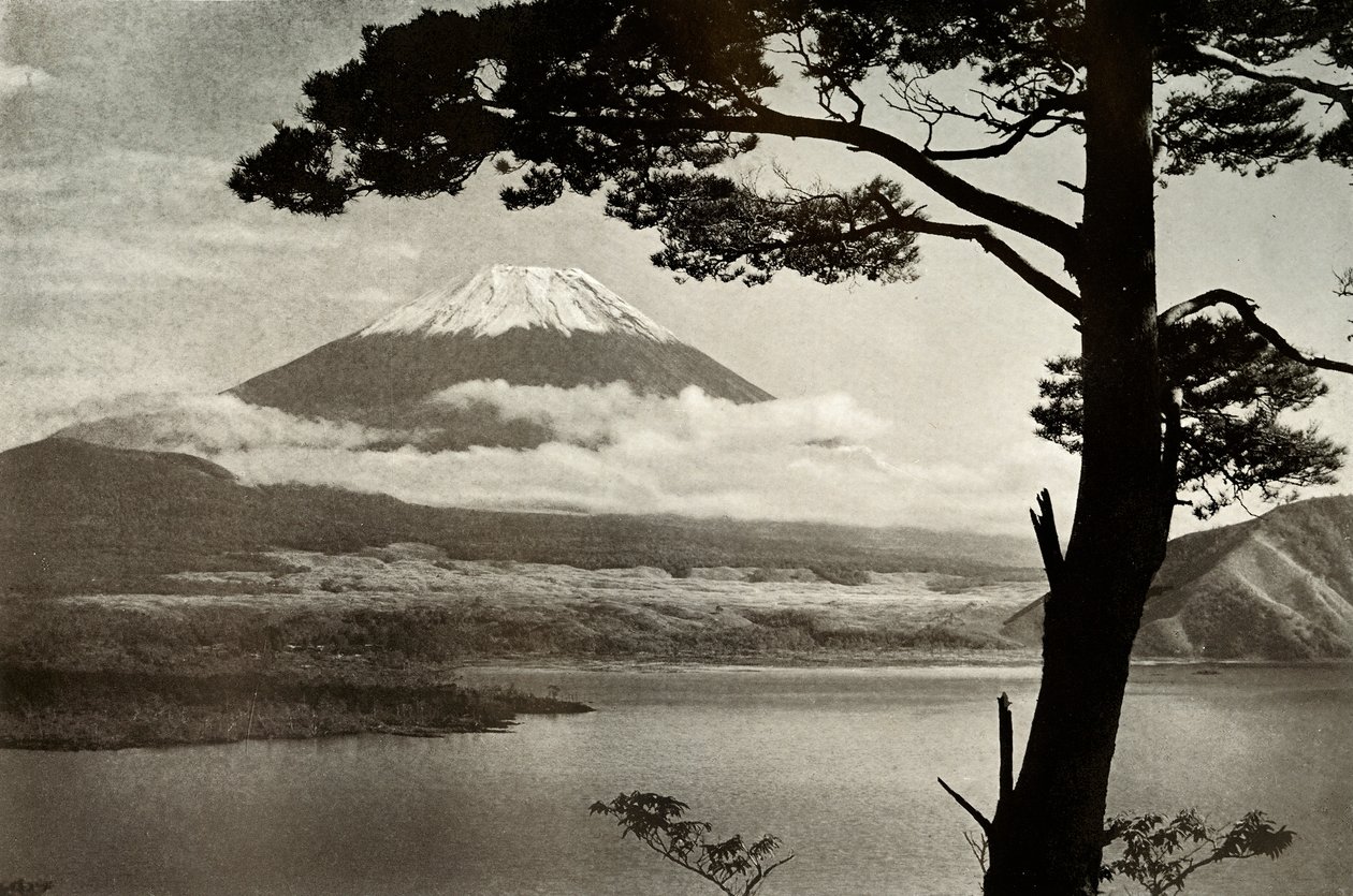 Fuji froma Motosu, 1910. af Herbert Ponting