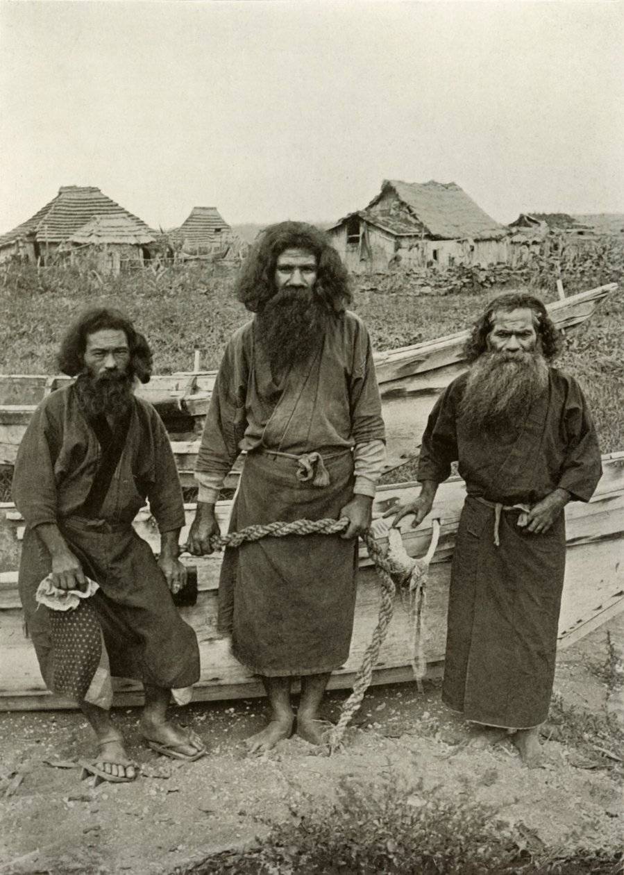 Happu Konno, Jægeren i midten og to Ainu-fiskere, 1910. af Herbert Ponting