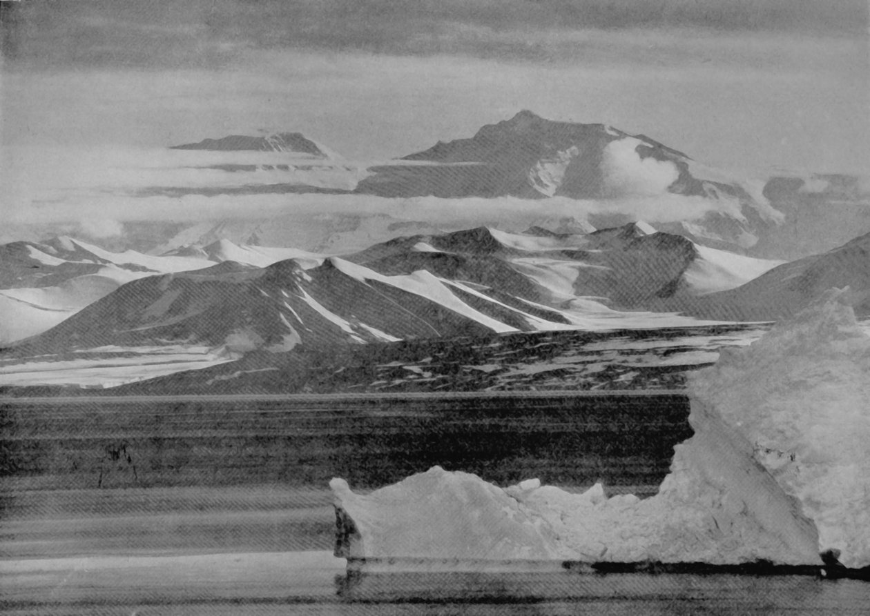 Telefotografi af Mount Lister Scarp, 10. februar 1911, 1913 af Herbert Ponting