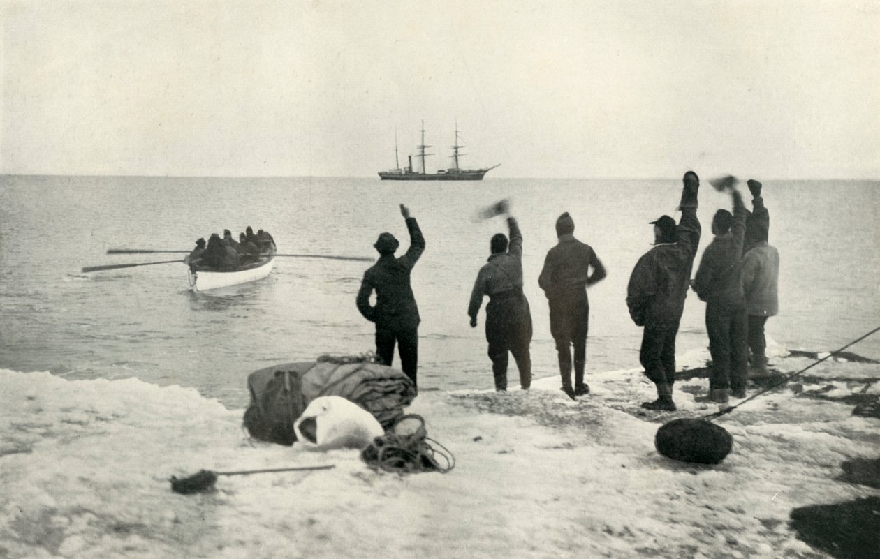 Den sidste båd går til skibet, c1911, 1913 af Herbert Ponting