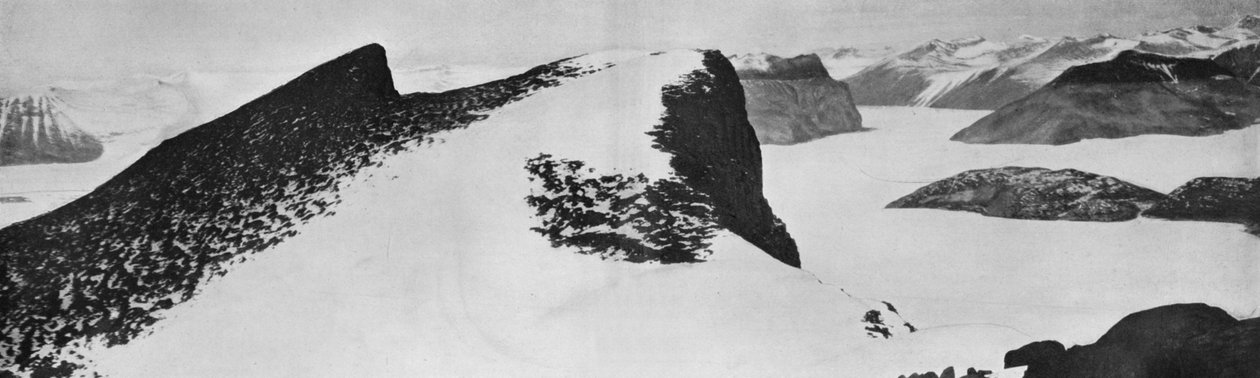 Toppen af Mount Suess, ser mod syd, c1911, 1913. af Herbert Ponting