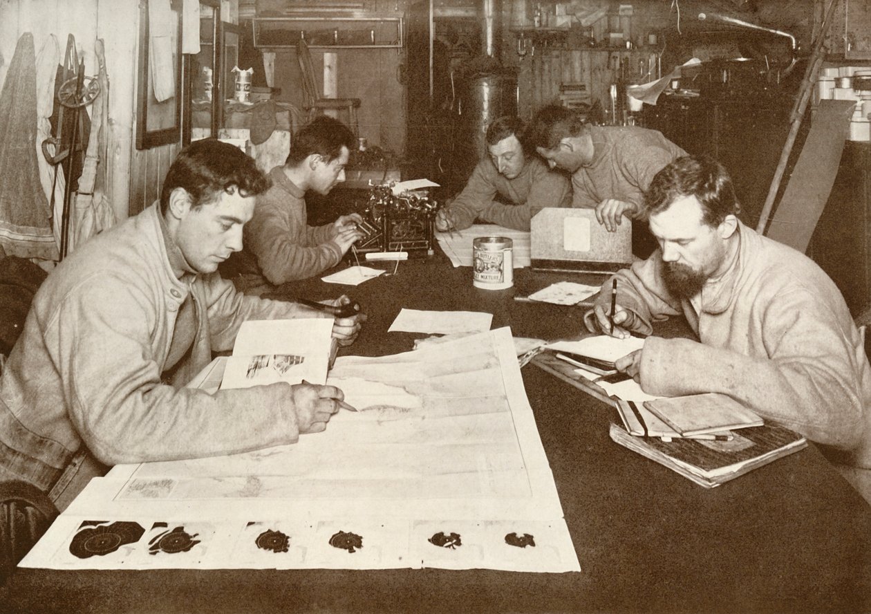 Vinterarbejde fra venstre mod højre - Debenham, Cherry-Garrard, Bowers, Evans, Taylor, c1911, 1913 af Herbert Ponting