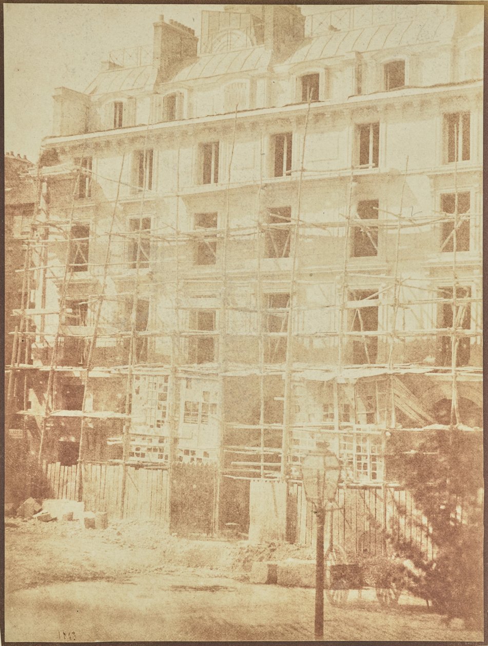 [Opførelse af Galerie de la Madeleine, Place de la Madeleine]. af Hippolyte Bayard