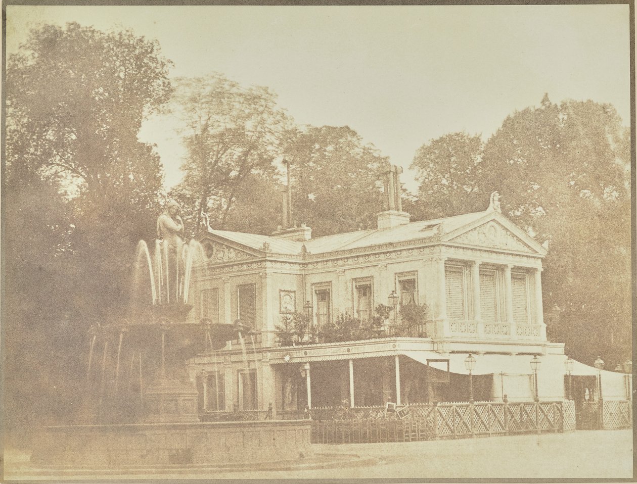 [Venusfontænen af Francisque-Joseph Duret og Café des Ambassadeurs]. af Hippolyte Bayard