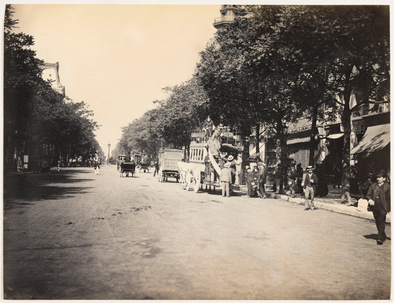 Omnibus på en boulevard i Paris, ca. 1890 (s/h-foto) af Hippolyte Blancard