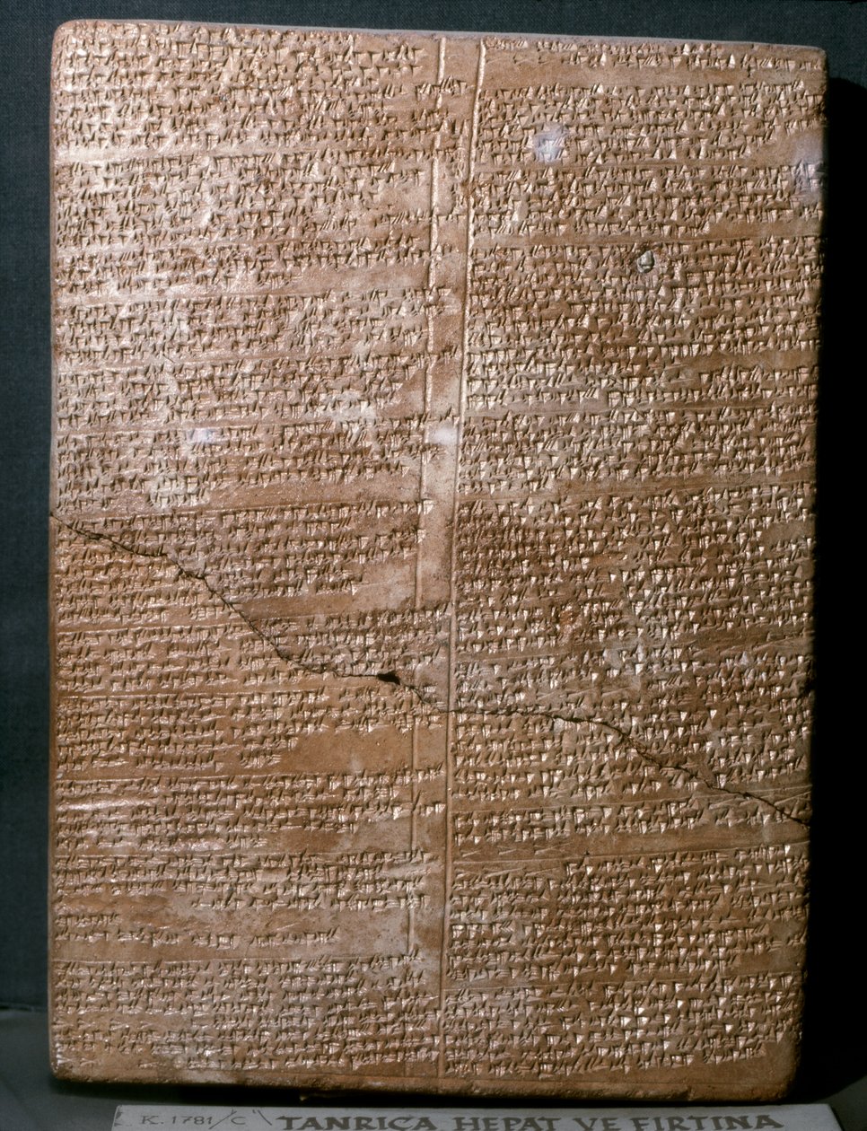 GAMMEL ORIENTAL KUNST (hittitisk): Kileskrifttavle på hittittisk sprog. Ba... af Hittite