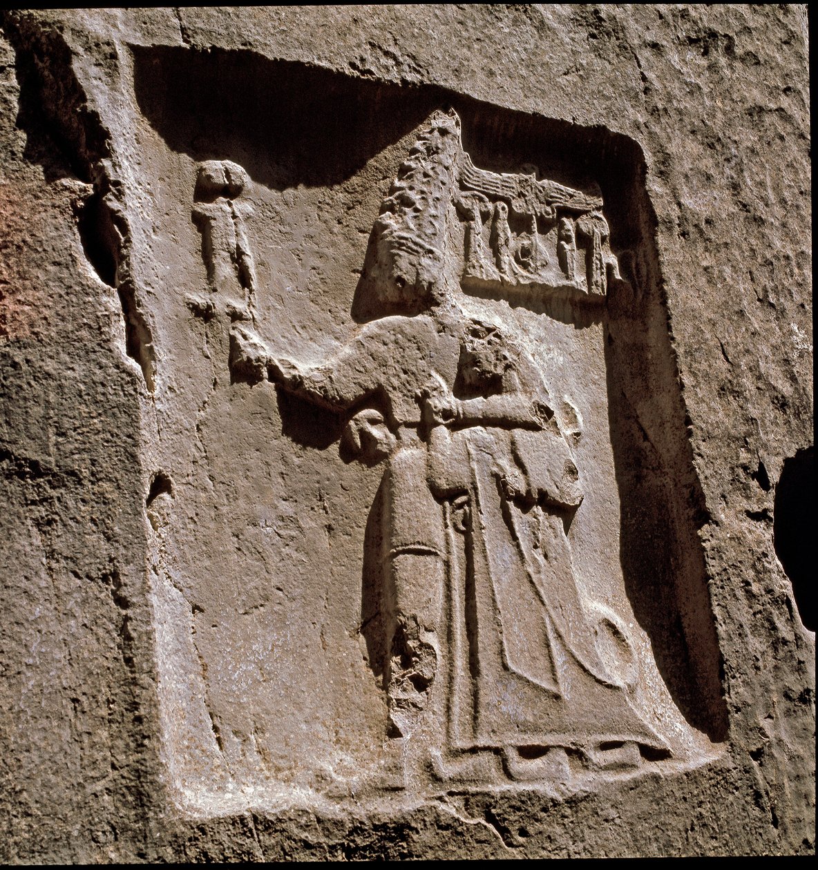 Kong Tudhaliya beskytter af en guddommelig (Lavrelief. omkring 1250-1220 f.Kr.) af Hittite