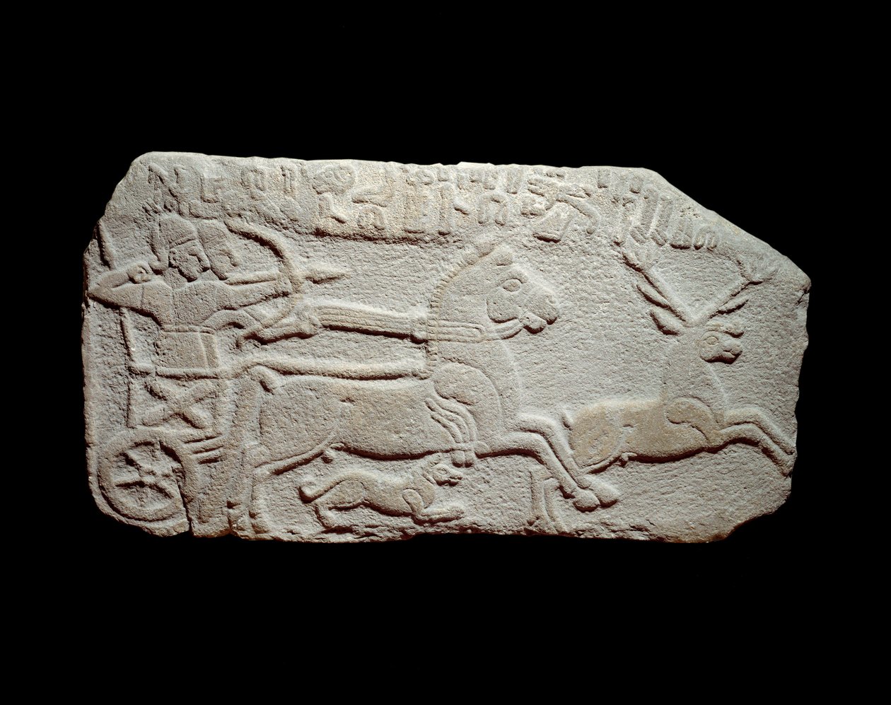 Relief af jagten: Hettitiske kong Maradas i en tank jager en hjort som kongerne af Assyrien. Neo - hettitisk periode, omkring 1050 - 900 f.Kr. Fra Anatolien. Paris, Musée du Louvre af Hittite Late
