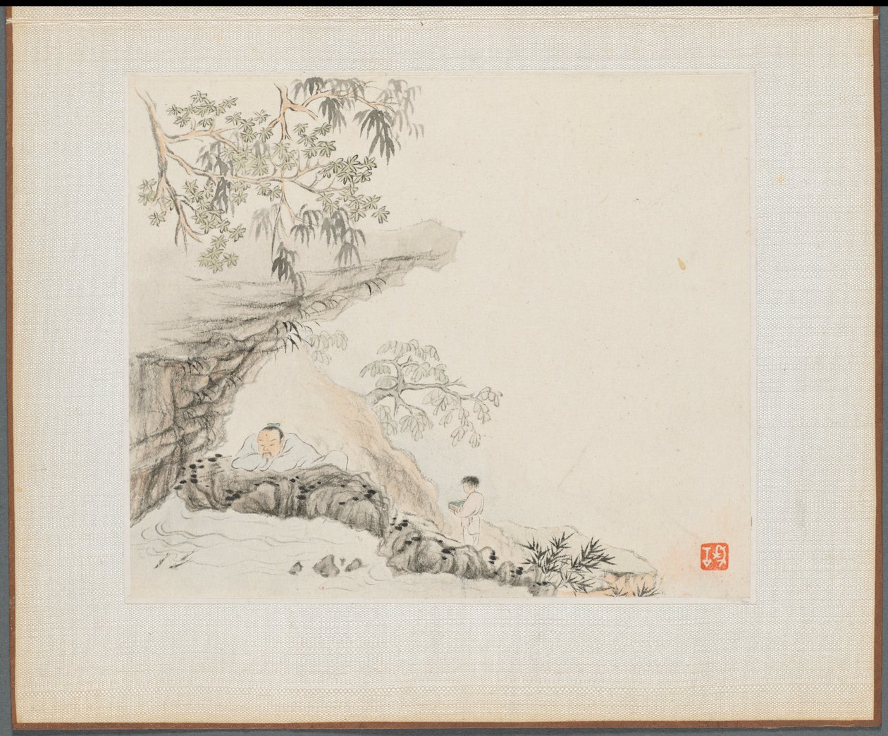 Album med landskabsmalerier, der illustrerer gamle digte: A Man Lies under a Rocky Overhang, 1700-tallet. af Hua Yan