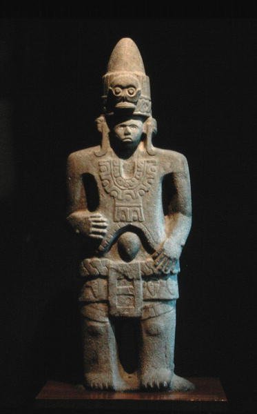 Statue, postklassisk periode (900-1521) (sten) af Huaxtec Huaxtec