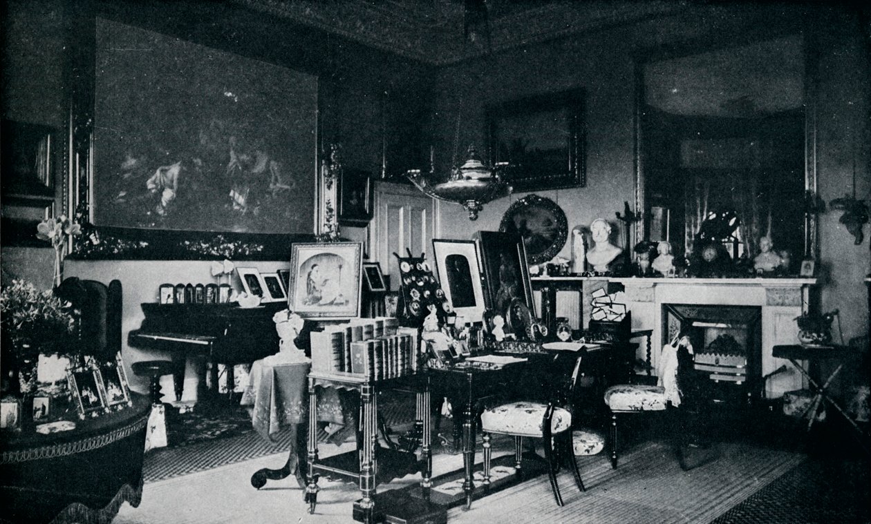 Queens Private Sitting Room i Osborne, c1899, 1901 af Hughes and Mullins