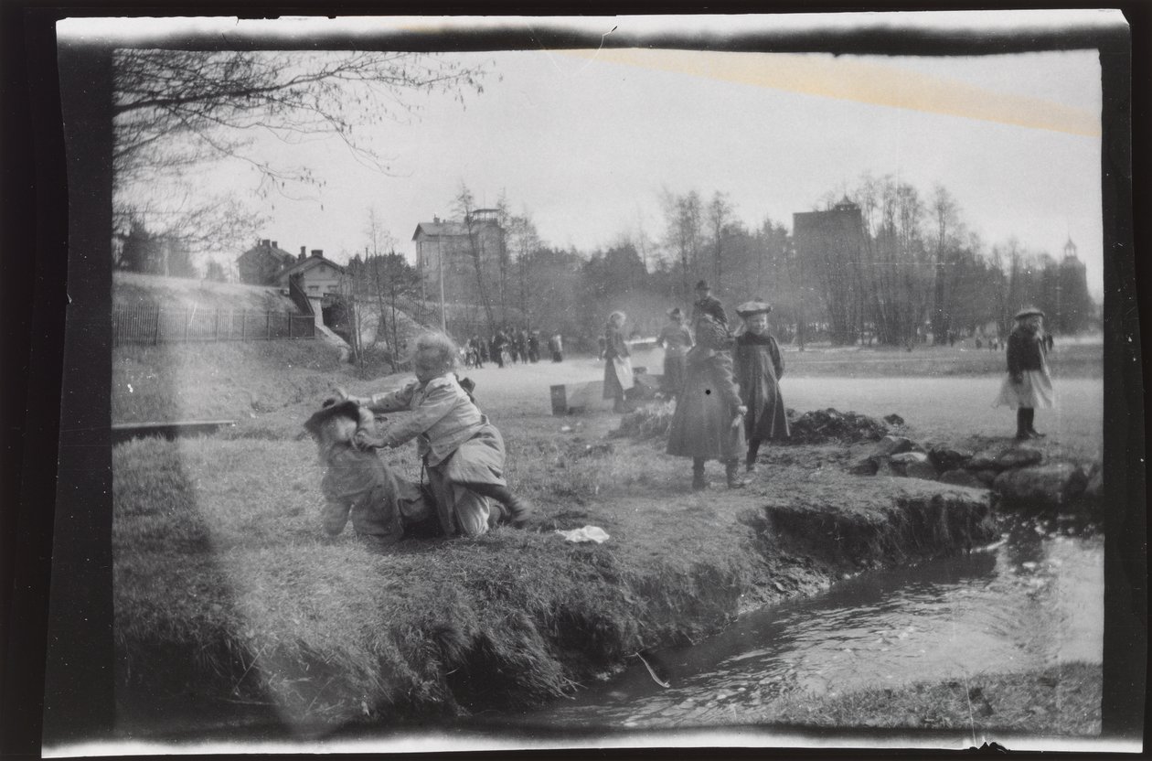 Børn i Zoo Bay af Hugo Simberg