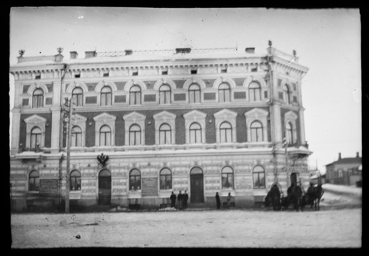 Vyborg apteekintalo på pladsen ved den røde fontæne af Hugo Simberg