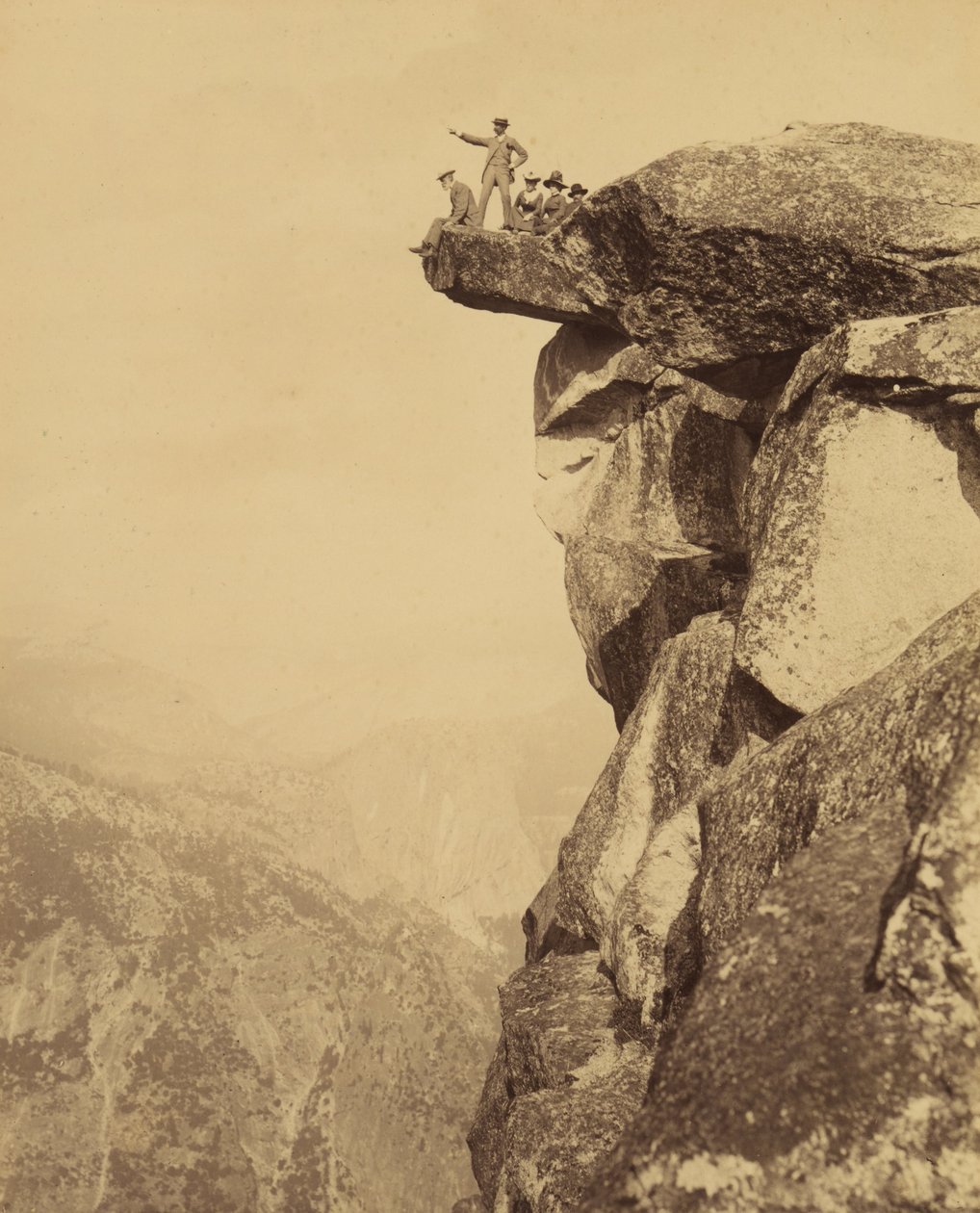 Glacier Point, 3,201 fod, Yosemite, Cal. af Isaiah Taber