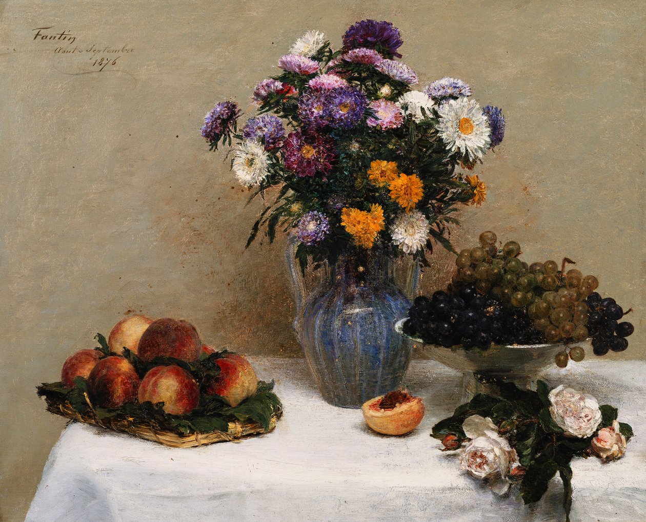 Hvide Roser og Krysantemum i Vase - Ferskner og Druer på et Bord med en hvid Dug; Hvide roser, krysantemum i en vase - ferskner og druer på et bord med en hvid dug, 1876 af Ignace Henri Jean Fantin Latour