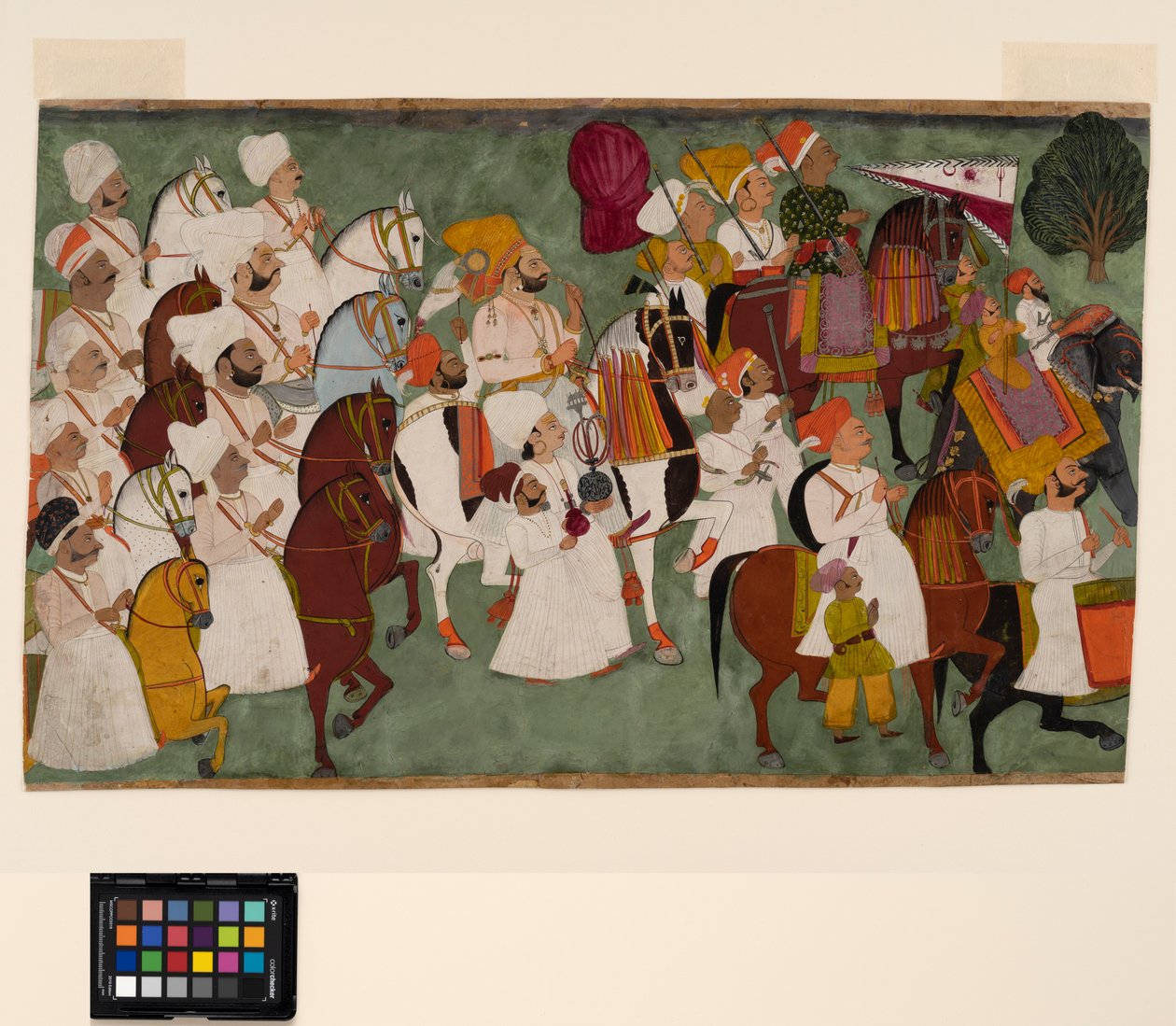 Akhi Singh rider med sit følge, ca. 1750 (ugennemsigtig akvarel og guld på papir) af Indian School