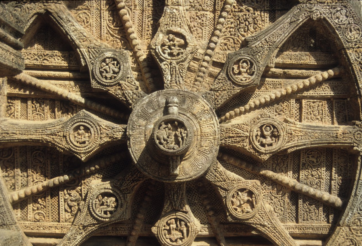 Vognhjul på bunden af Surya-templet af Indian School