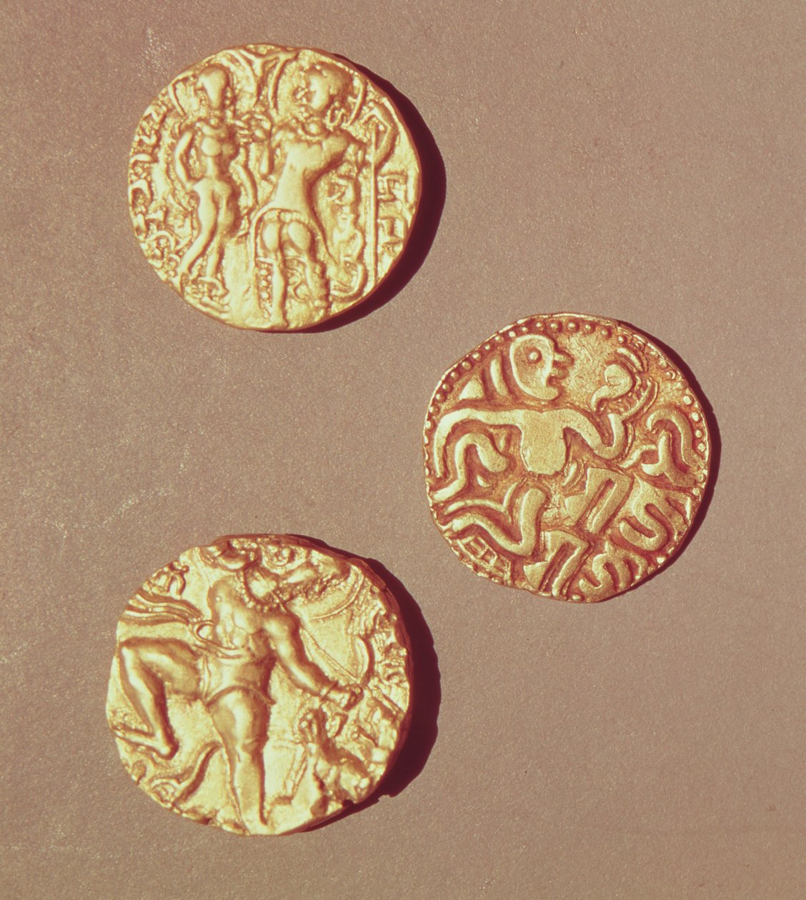 Dinarer af Kumargupta I (425-454) Chandragupta I (320-335) og Sri Rajray (guld) af Indian School