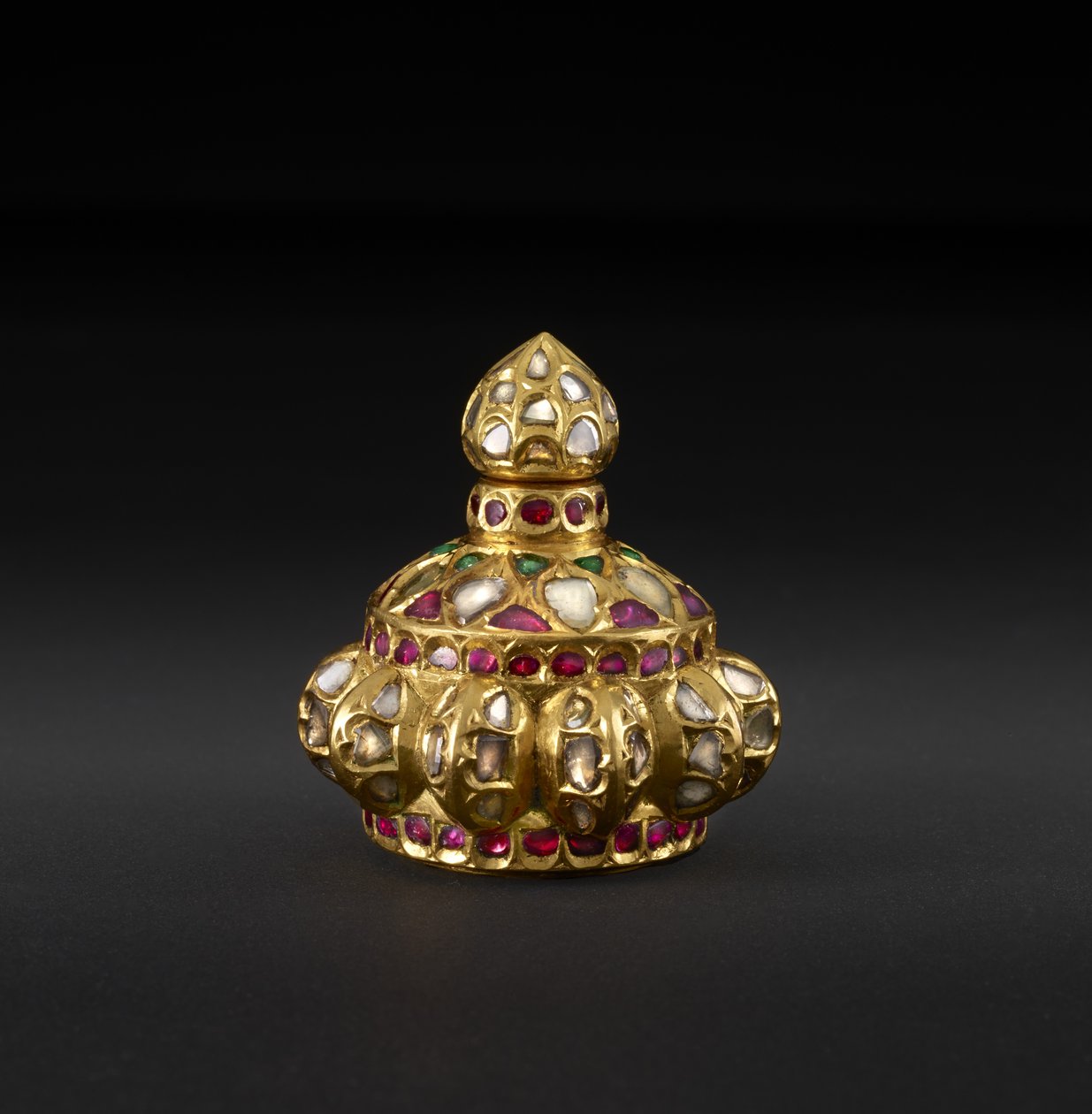 Gem-Set Kohl flaske, midten af 1600-tallet (guld med diamanter, smaragder og rubiner) af Indian School