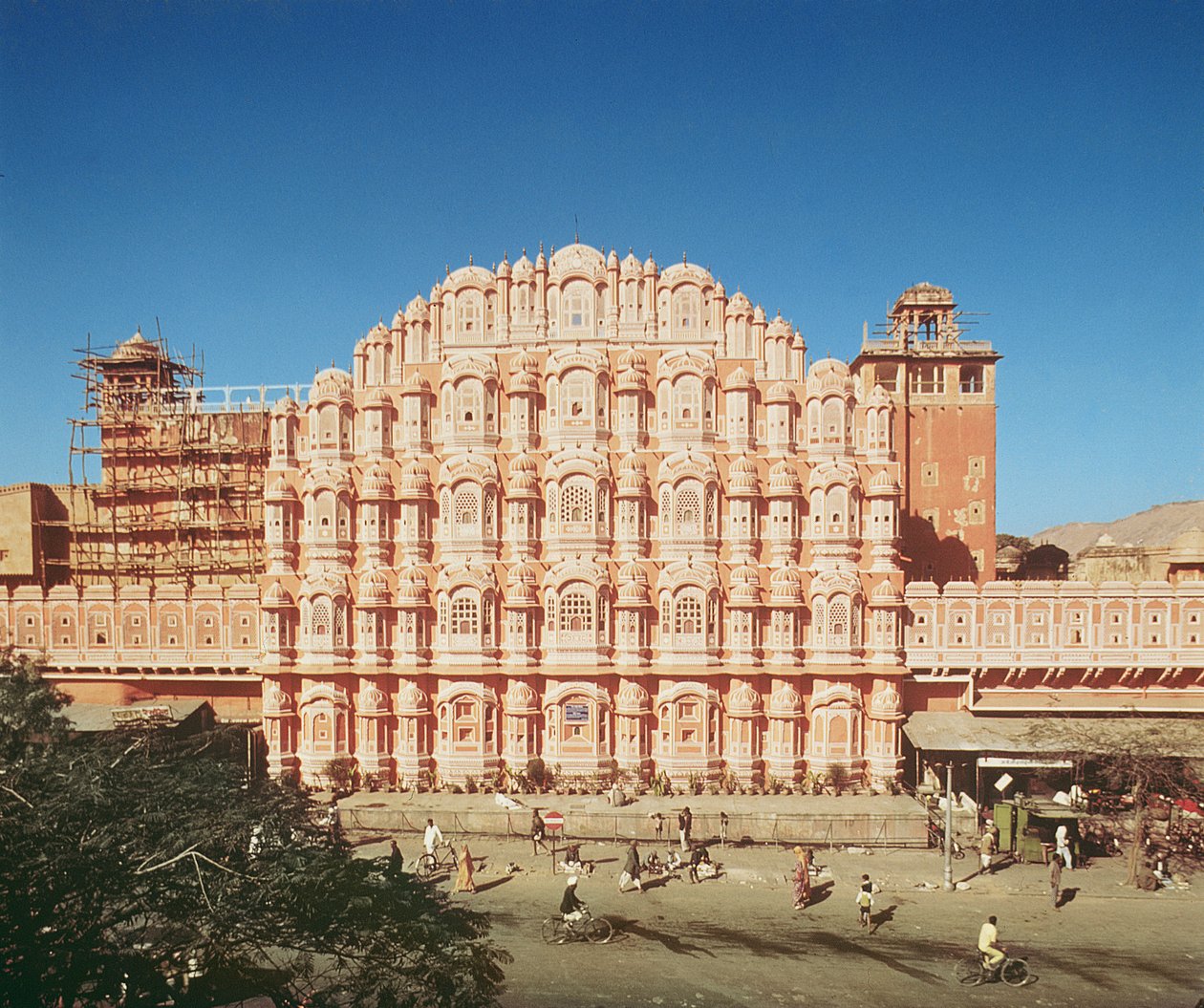Hawa Mahal (Vindens Palads) bygget i 1799 (se også 121219 & 208425) af Indian School