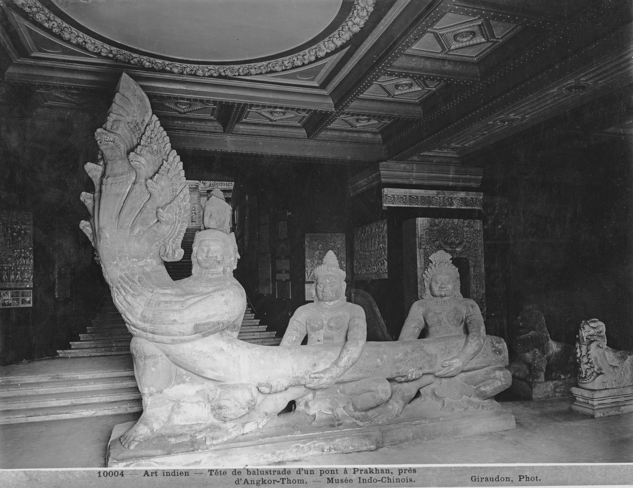 Leder af en balustrade, oprindeligt fra en bro ved Prakhan, Angkor-Thom af Indian School