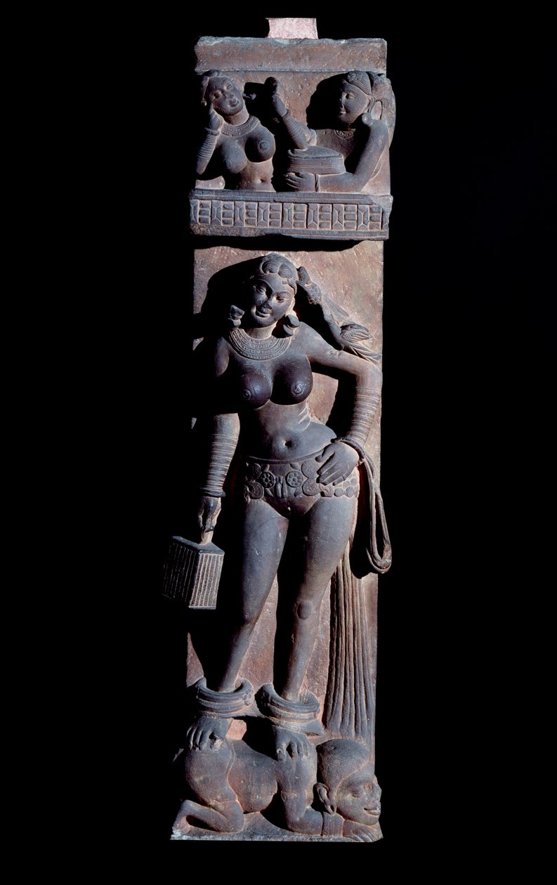 Hinduisme: repræsentation af en Yakshini (Yaksi) naturånd, holder et bur og en papegøje, hun står på en dværg - (En Yaksi med en papegøje og et bur, hun står på en dværg) Skulptur af Mathura, gres (Mathura skulptur , sandsten) 2. årh. (2. årh af Indian School