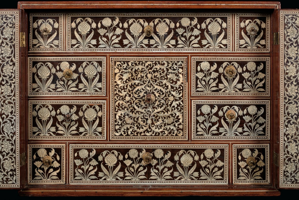 Mughal kabinet, Gujarat eller Sindh, Vestindien (elfenbenindlagt træ) af Indian School
