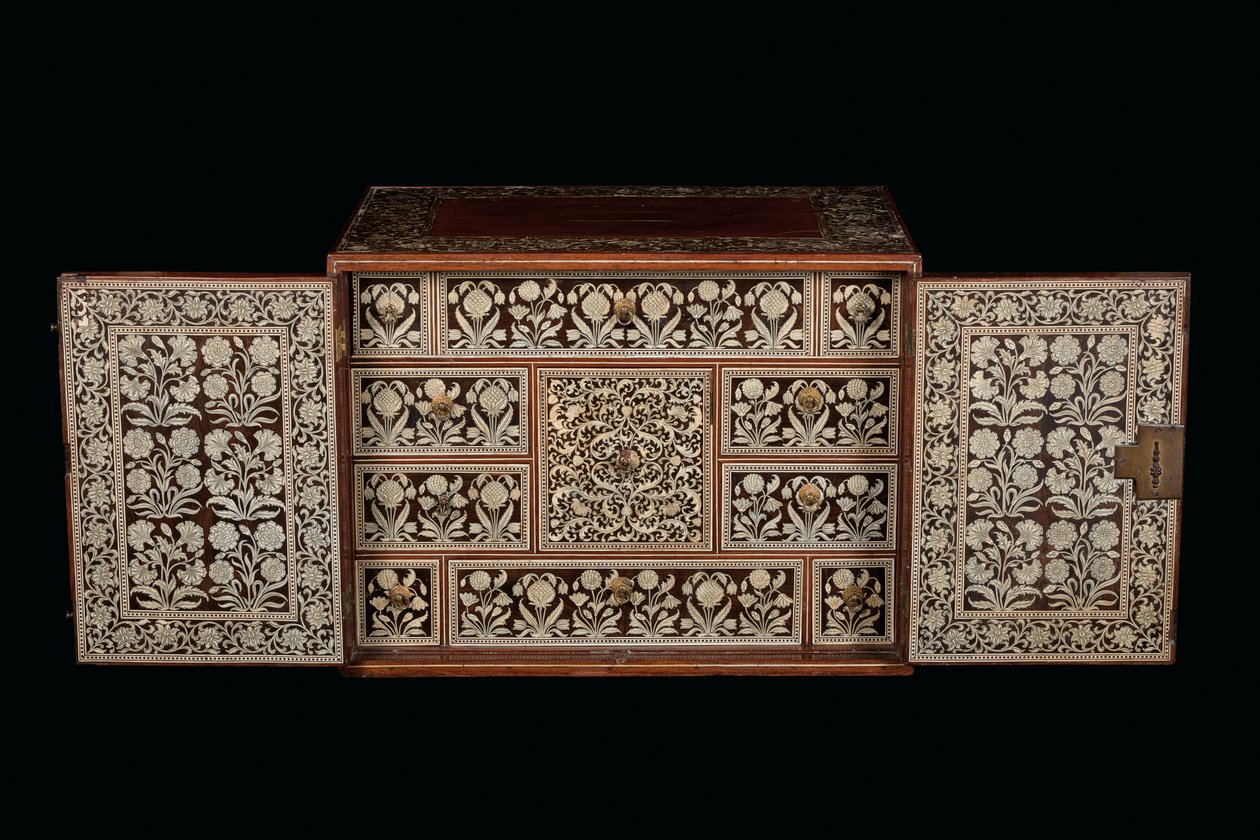 Mughal kabinet, Gujarat eller Sindh, Vestindien (elfenbenindlagt træ) af Indian School