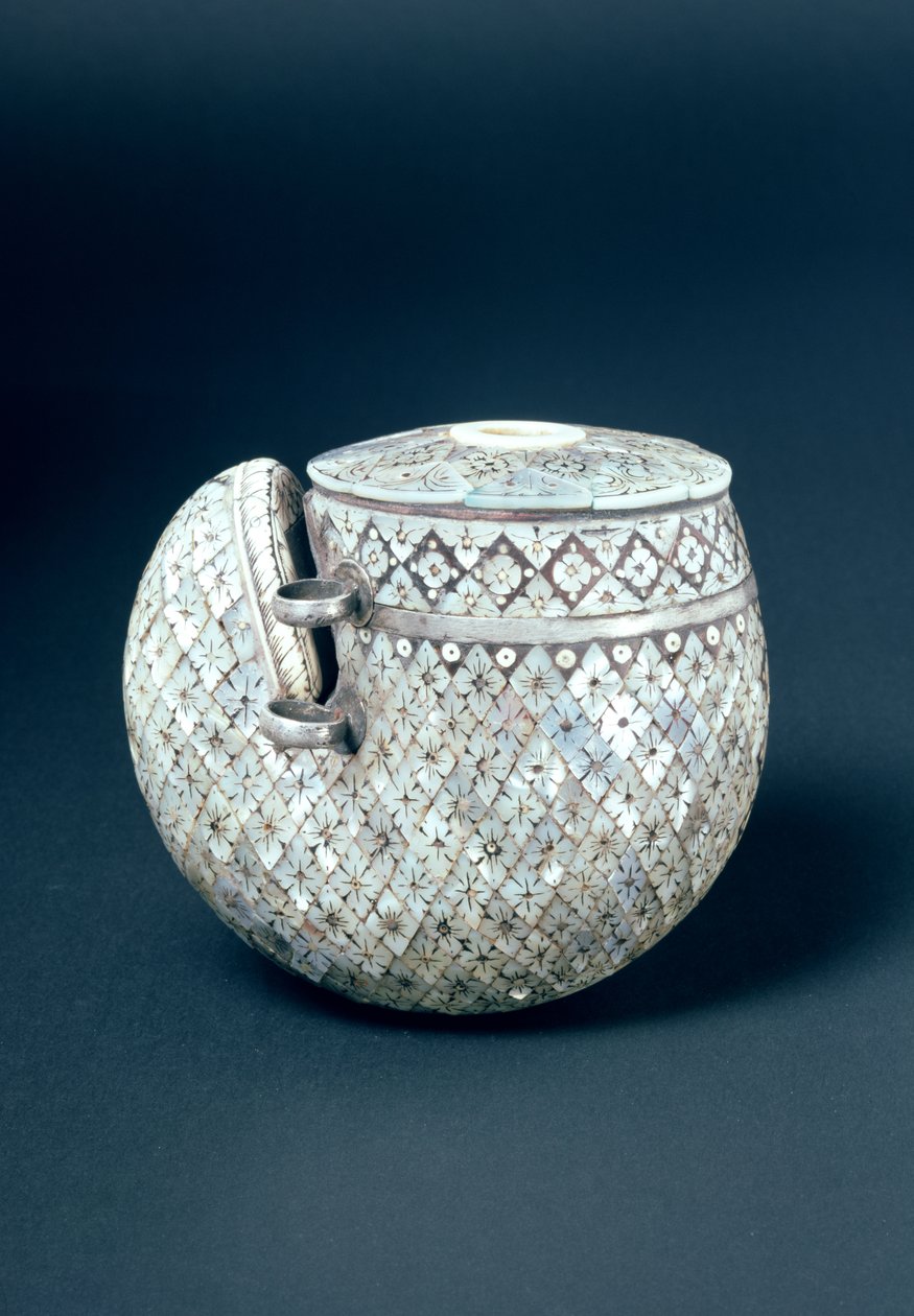 Pulverhorn, indisk, 1700-tallet (horn og perlemor) af Indian School