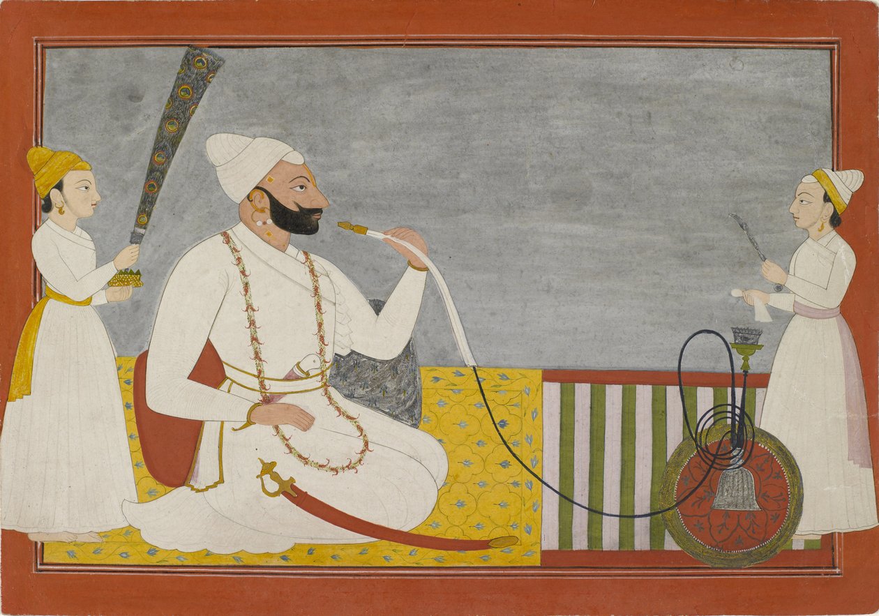 Raja Ajmat Dev af Mankot ryger en vandpibe, ca. 1730 (gouache med sølv og guld på papir) af Indian School