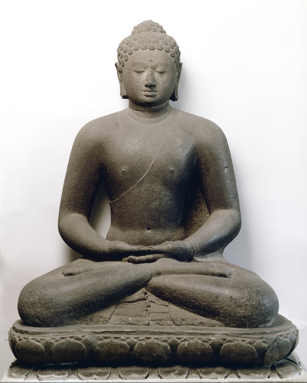 Amitabha fra Borobudur (andesite) af Indonesian School