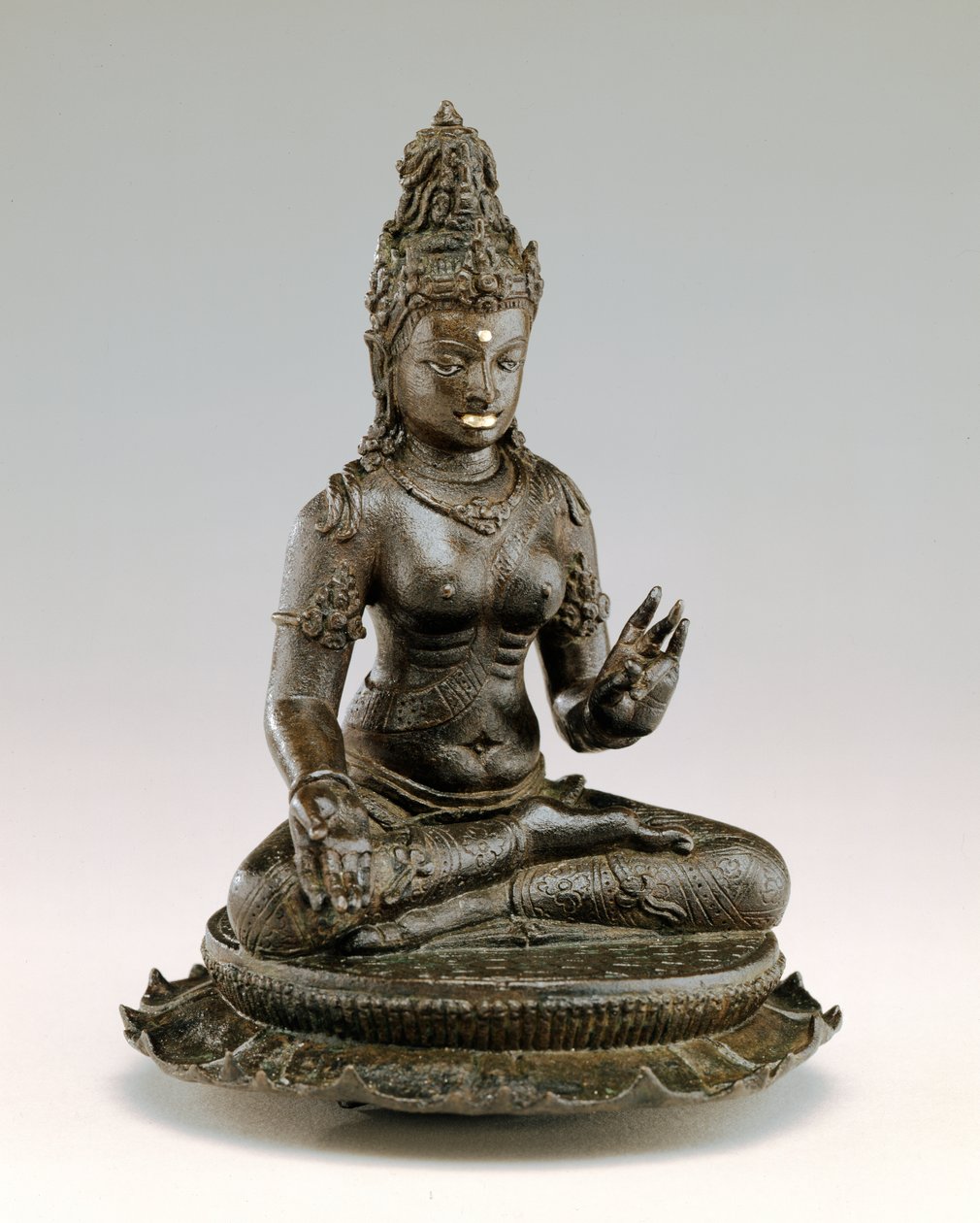 Siddende Tara (bronze, guld og sølv) af Indonesian School