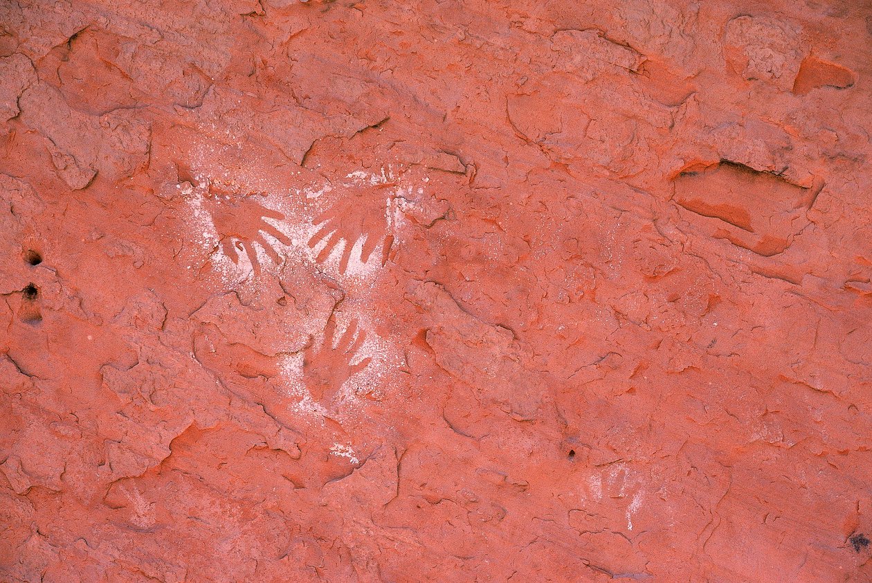 Ancient Anasazi rock art, håndaftryk i Grand Gulch, Utah. af Ira Block