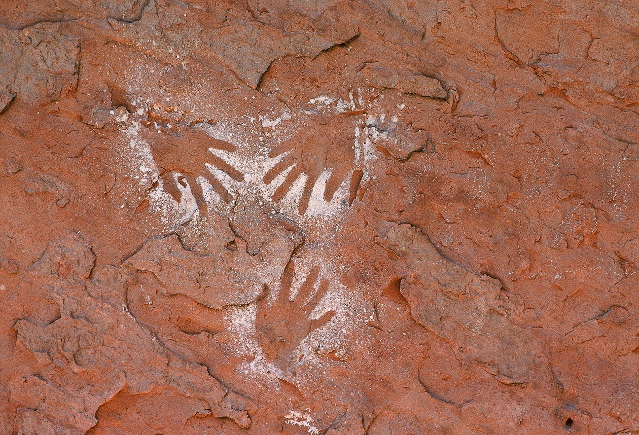 Ancient anasazi rock art, et håndaftryk i Grand Gulch, Utah af Ira Block