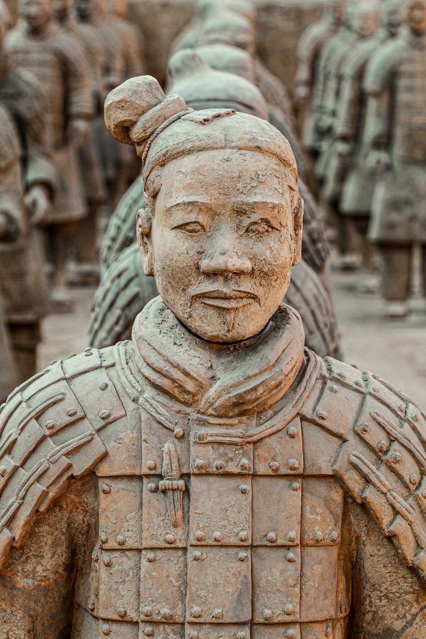 På Terra Cotta Warrior Museum, scener af de forskellige krigere i Pit 1-området, 2009 (foto) af Ira Block