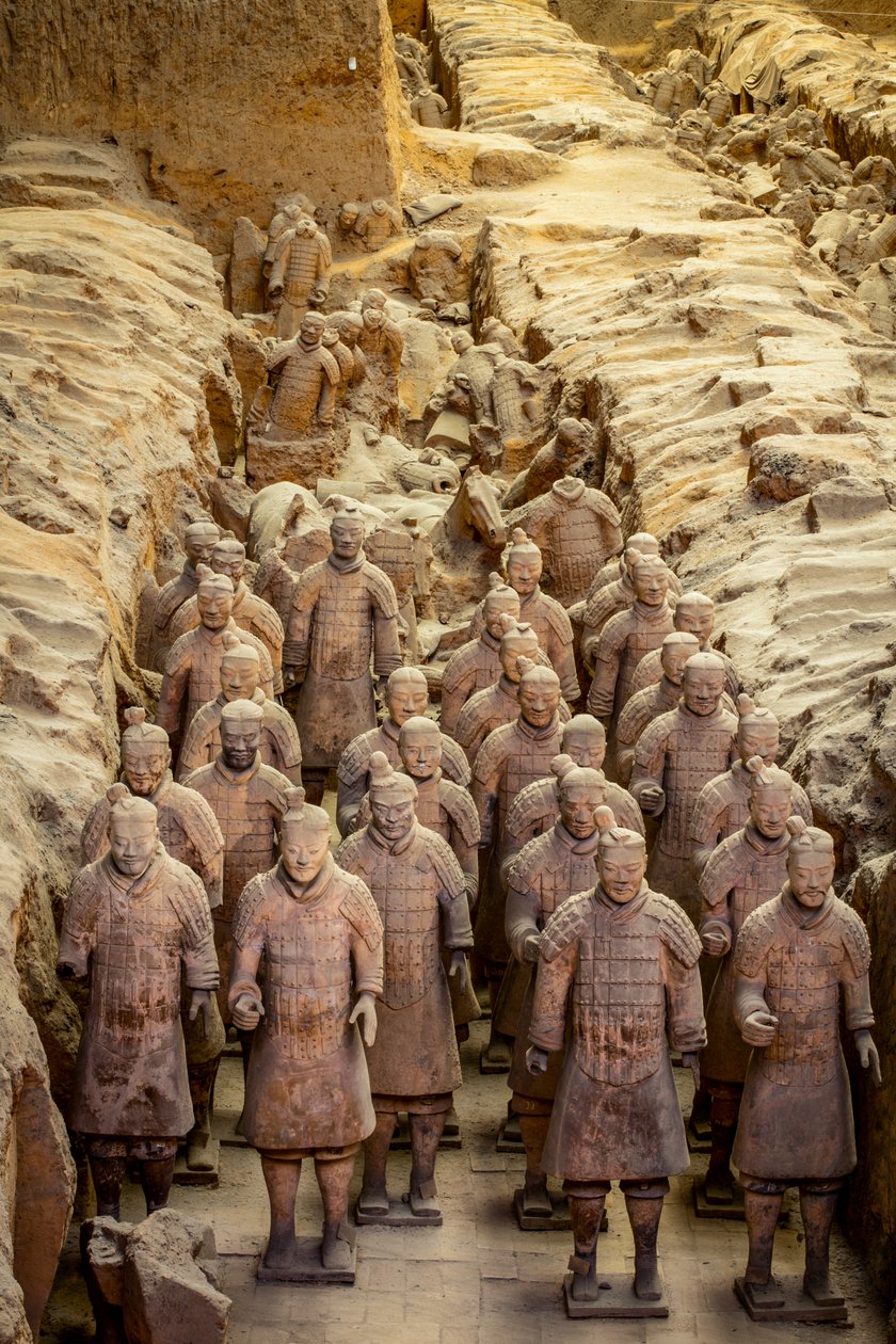 På Terra Cotta Warrior Museum, scener af de forskellige krigere i Pit 1-området, 2009 (foto) af Ira Block