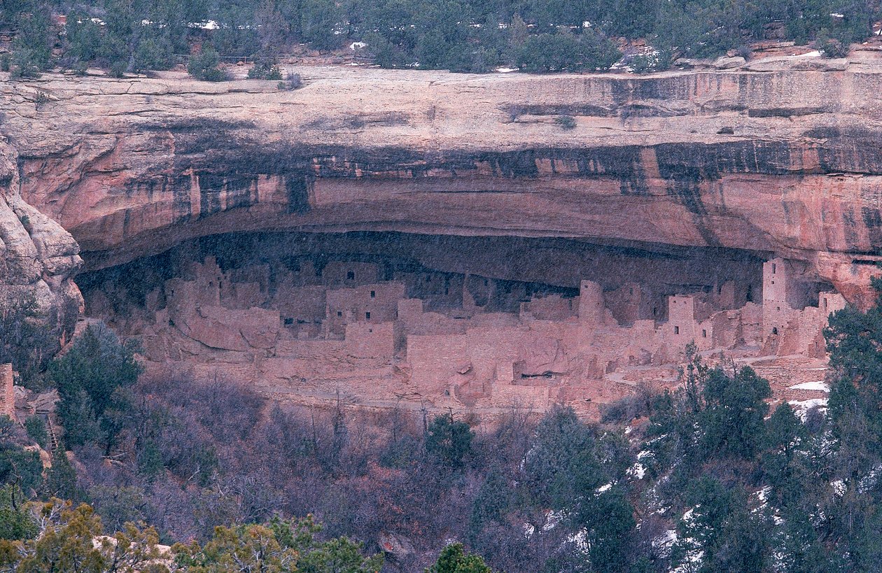 Cliff Palace i Mesa Verde National Park ligger i det sydvestlige hjørne af... af Ira Block