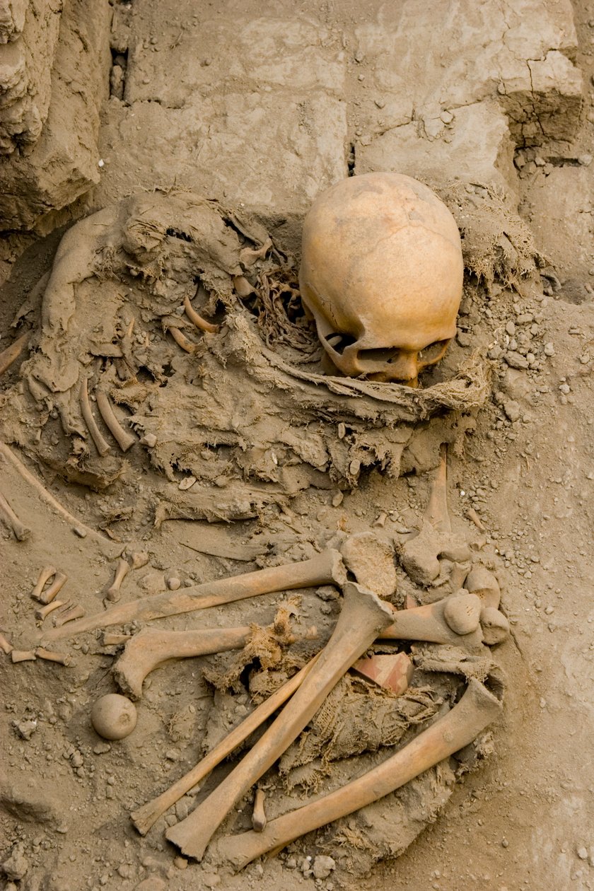 Den ofrede kvinde i begravelsen med te mummu-bundtet i Huaca El Brujo, 2005 (foto) af Ira Block