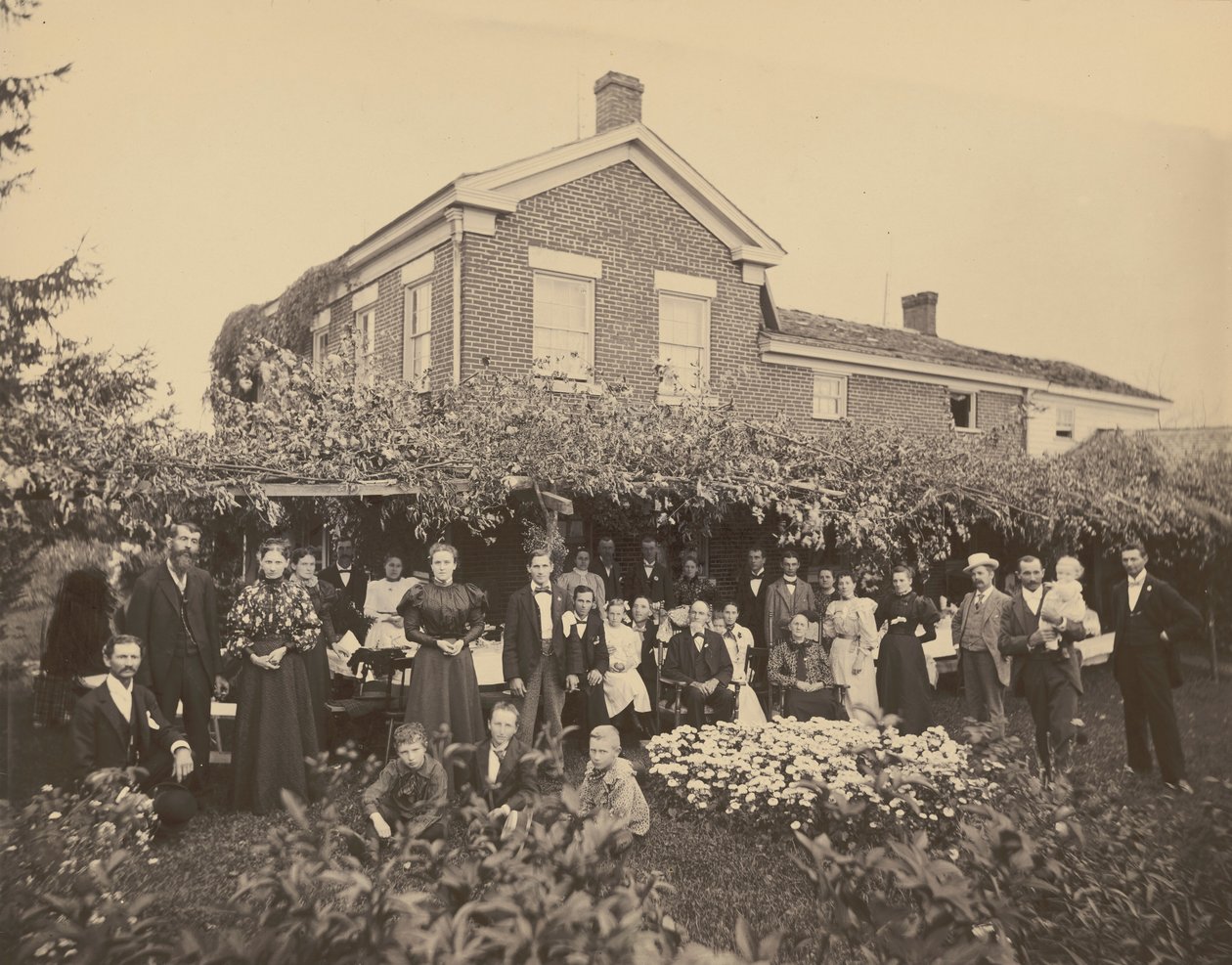 Portræt af en familie, nær Meadville, Pennsylvania,1885-1889 (foto) af Ira E. Hall
