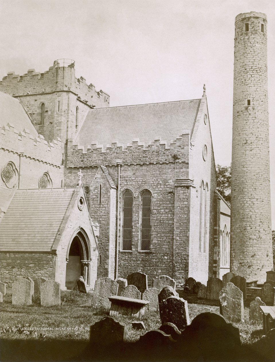 St. Canices-katedralen (sepia-foto) af Irish Photographer