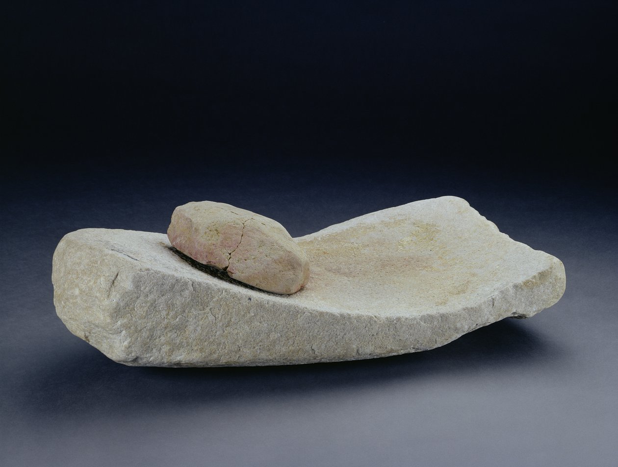 Sadelkværn med slibesten, fra en gård ved Mingies Ditch, Oxfordshire, jernalder af Iron Age