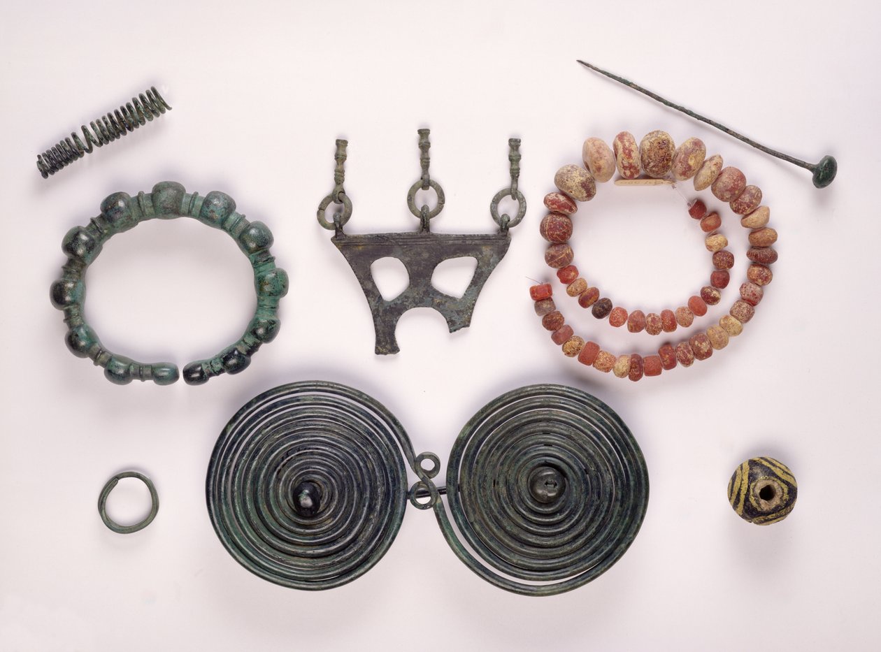 Smykker fundet i en kvindegrav i Hallstatt, Celtic af Iron Age