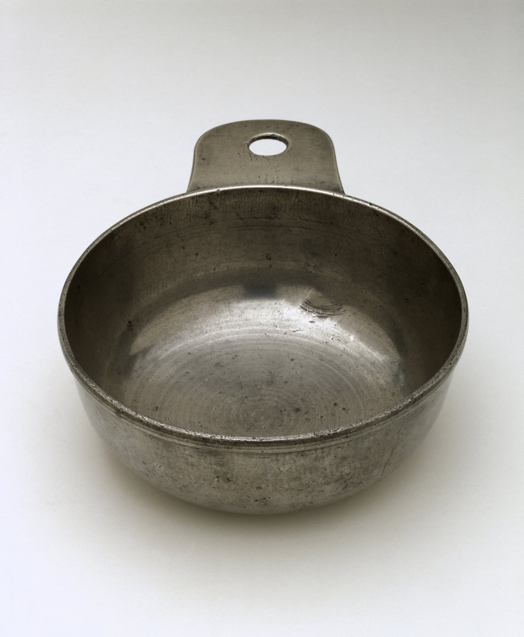 Porringer, ca. 1770-1807 (tin) af Isaac (attr.to) Jackson