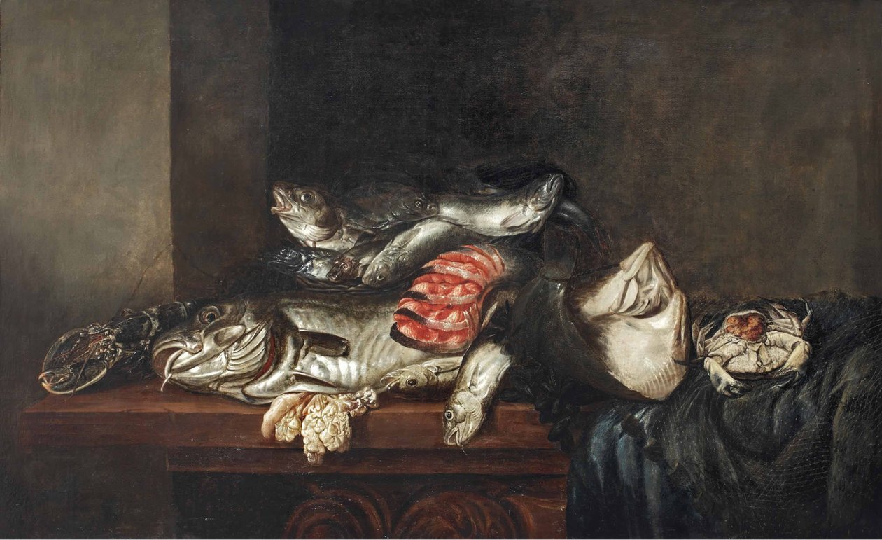 Hummer, torsk, fladfisk, laks, krabbe, muslinger og andre fisk i en flettet kurv med fiskenet på et delvist dækket bord. af Isaac van Duynen